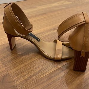 Matt Bernson Meridian Tan Strappy High Heel Hook & Loop Strap Close Size 6